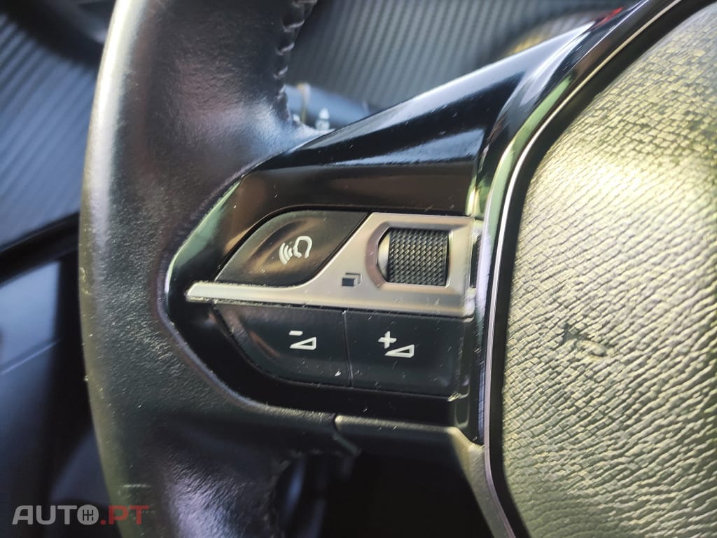 Peugeot 2008 1.5 BlueHDi Active Pack