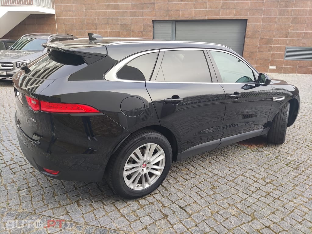 Jaguar F-Pace 2.0D Portfolio Automatico (Classe 1)