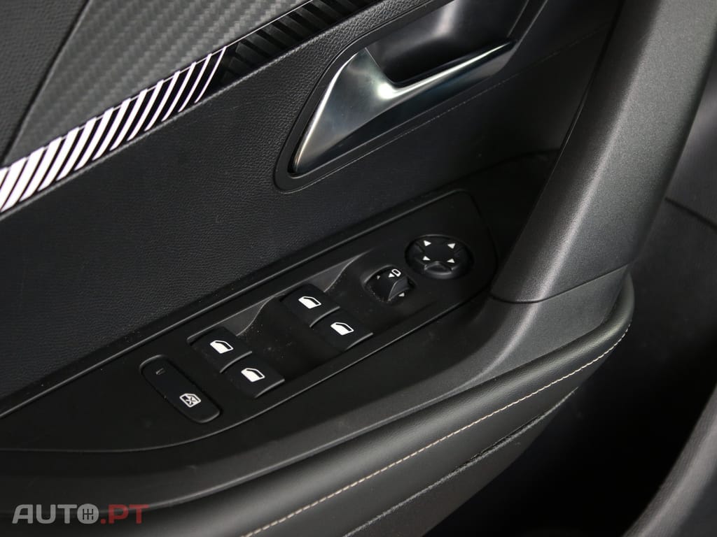 Peugeot 2008 1.2 Allure