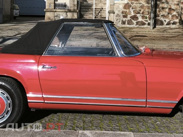 Mercedes-Benz 230 SL