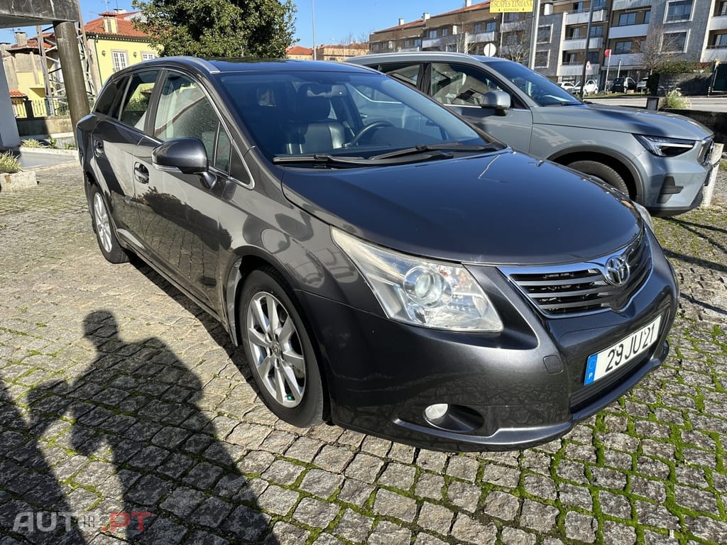 Toyota Avensis SD 2.0 D-4D Exclusive +Pele+GPS