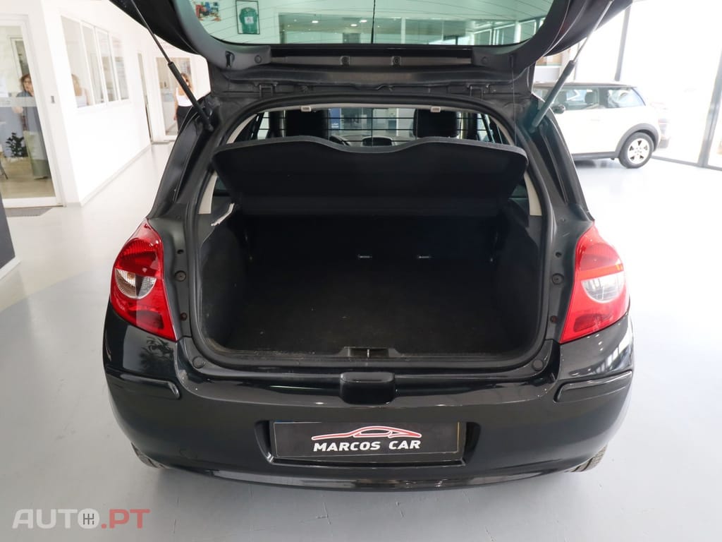 Renault Clio 1.5 dCi — fotografia 16