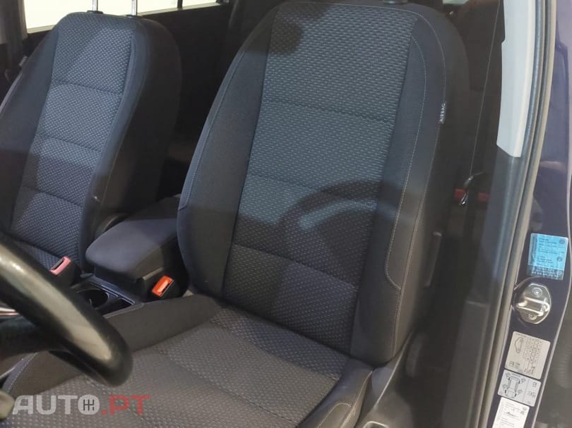 Volkswagen Touran 1.6 TDI Confortline DSG