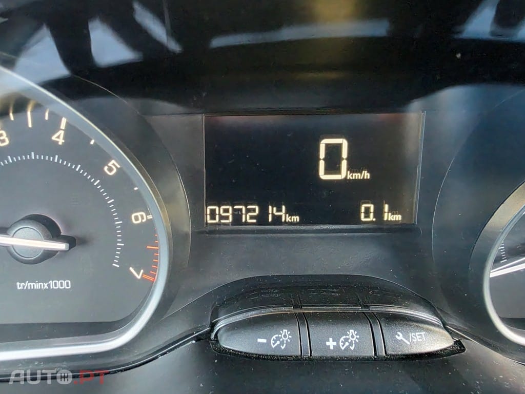 Peugeot 2008 1.2 Vti 82Cv Style