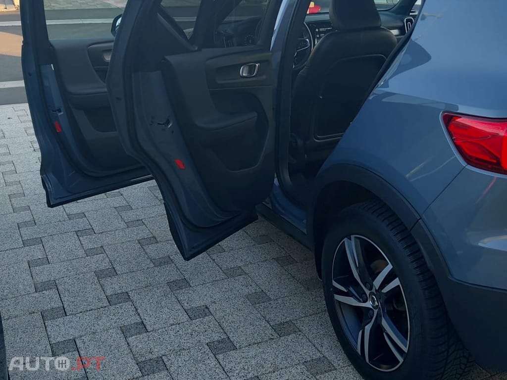 Volvo XC40 R-design