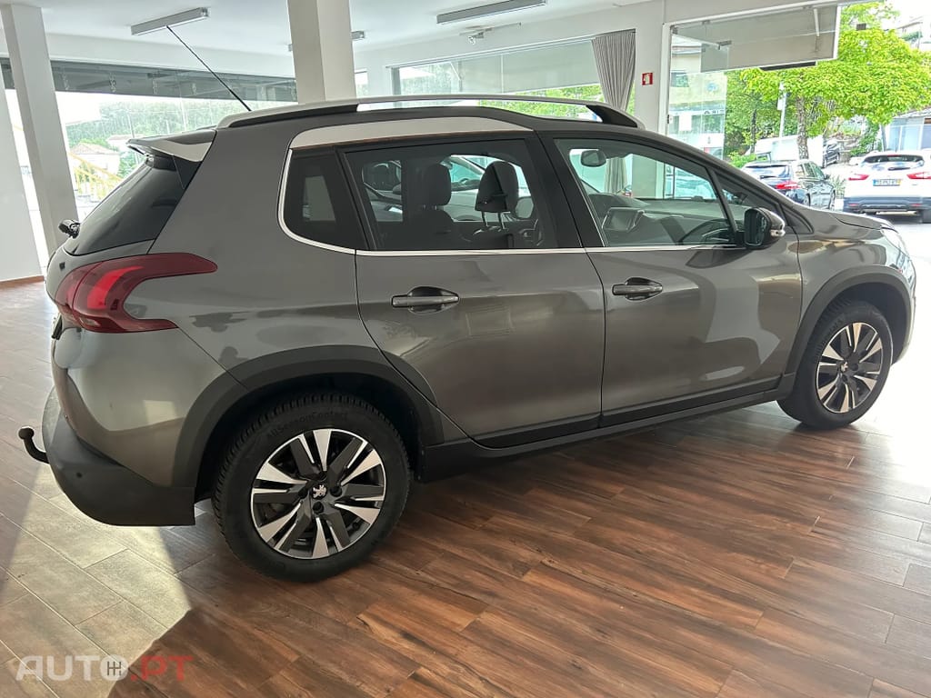 Peugeot 2008 1.2 PureTech Allure