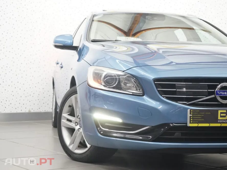 Volvo V60 2.4 D6 Summum AWD Phev