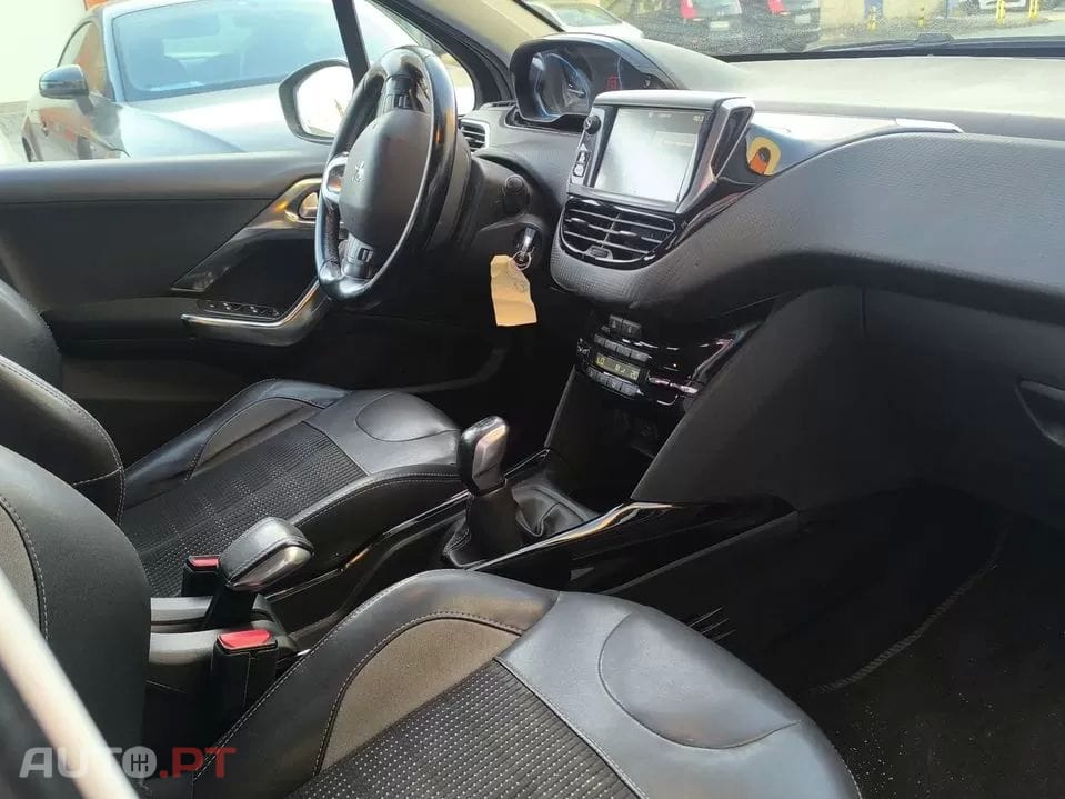 Peugeot 2008 1.6 BlueHDi Allure