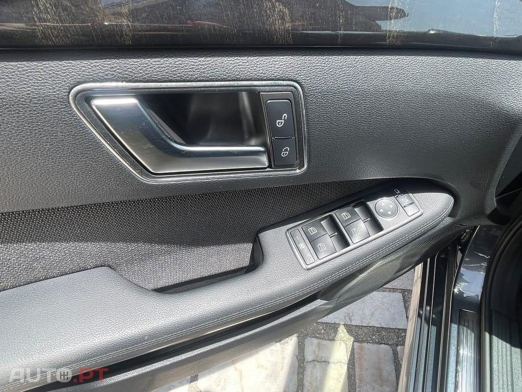 Mercedes-Benz E 300 Bluetec Hybrid Avantgarde — fotografia 7