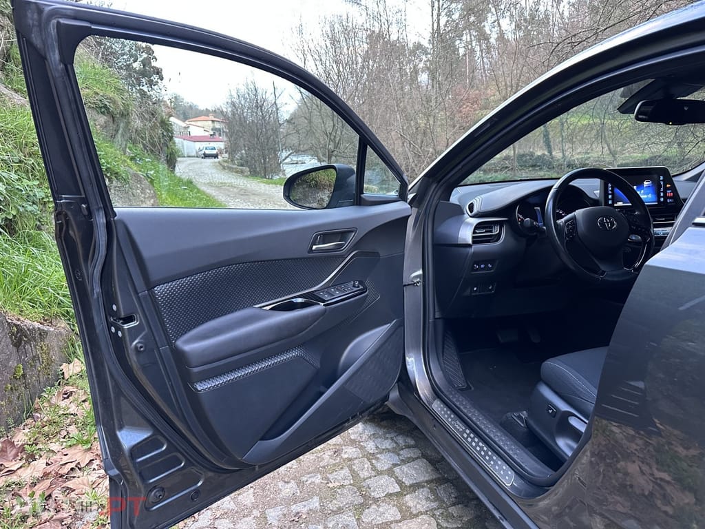 Toyota C-HR 1.8 Hybrid Lounge