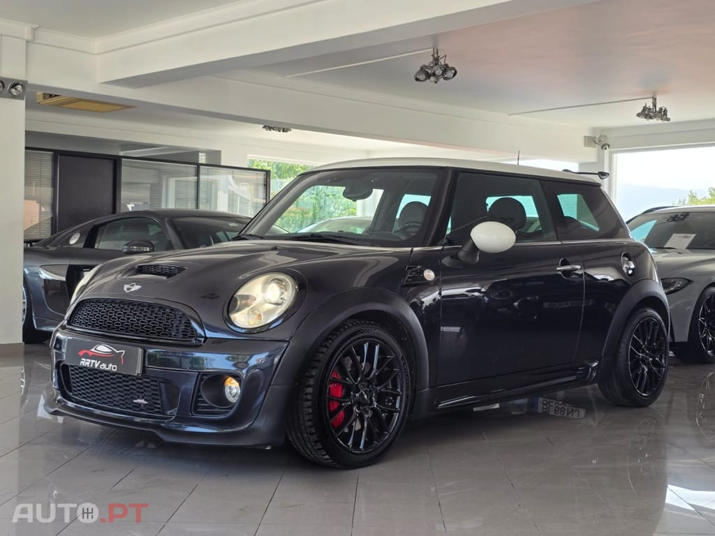 MINI Cooper John Cooper Works