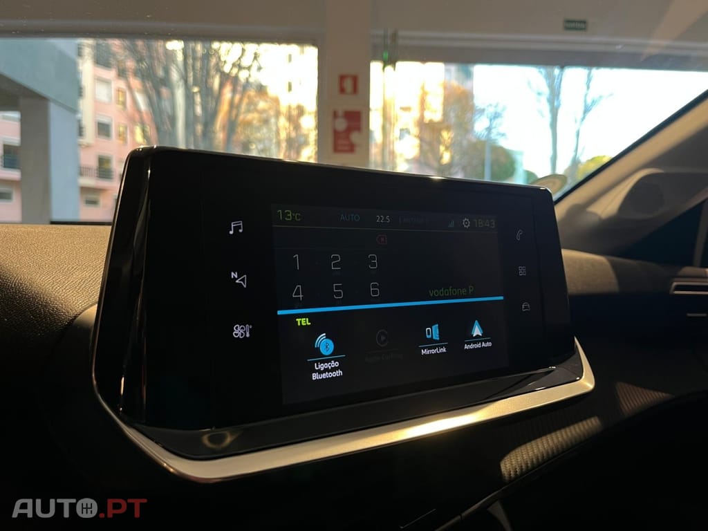 Peugeot E-208 50 kWh Allure Pack