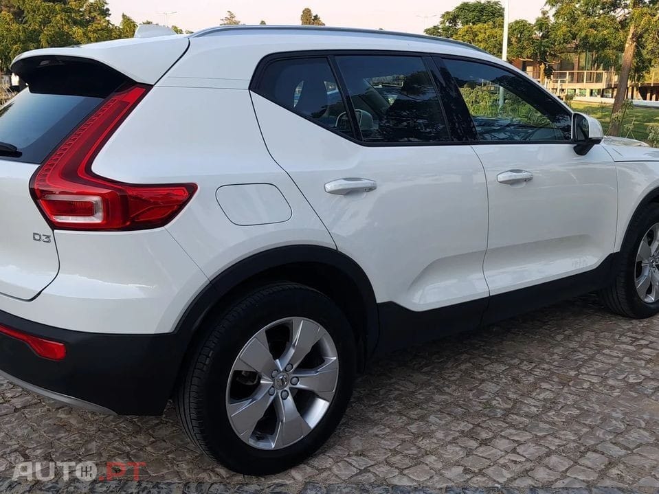 Volvo XC40 2.0 D3 Momentum Plus