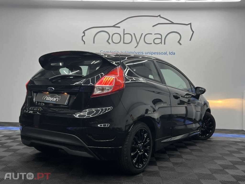 Ford Fiesta 1.0 T EcoBoost STLine Black&RED