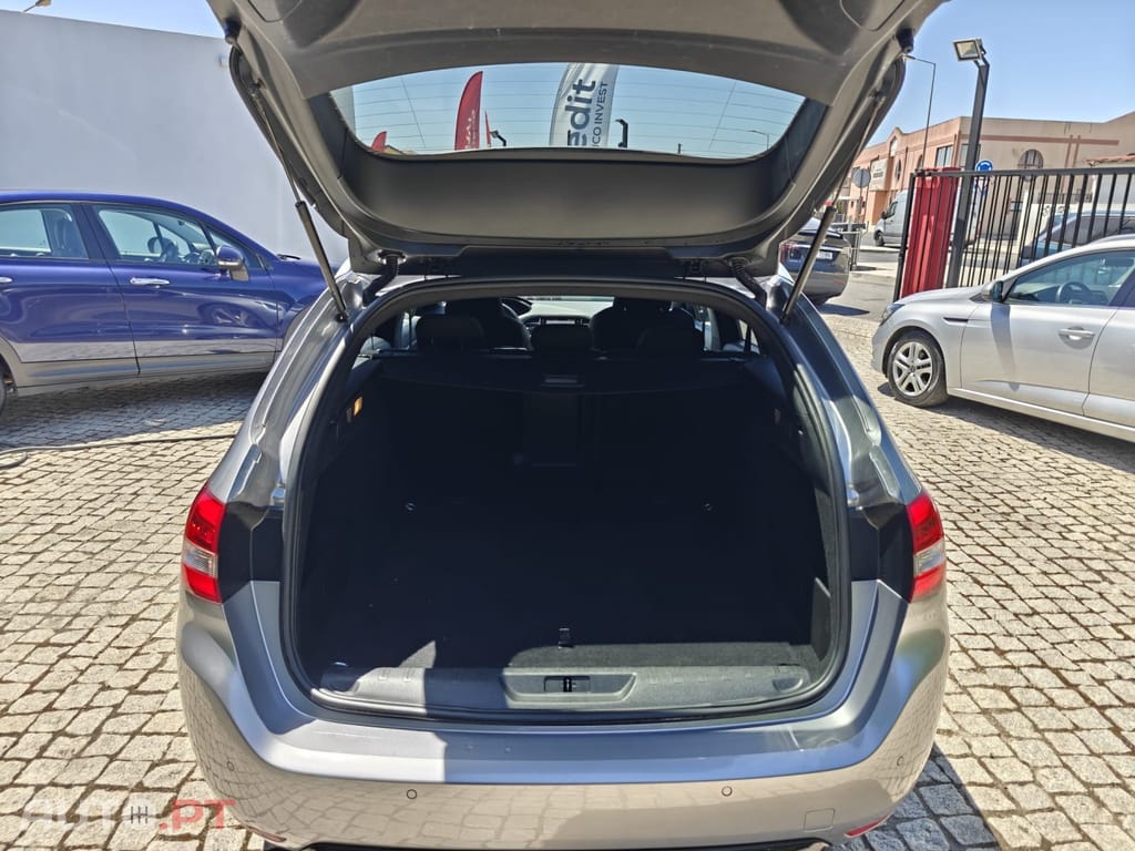 Peugeot 308 SW 1.5 BlueHDi GT EAT8 — fotografia 9