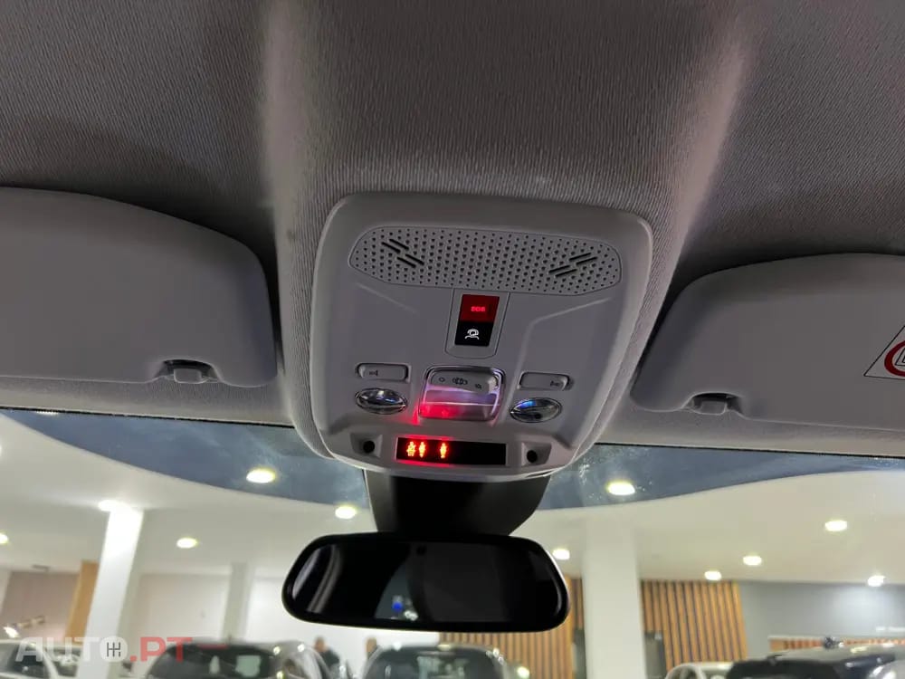 Peugeot 208 1.2 Hybrid Allure e-DCS6