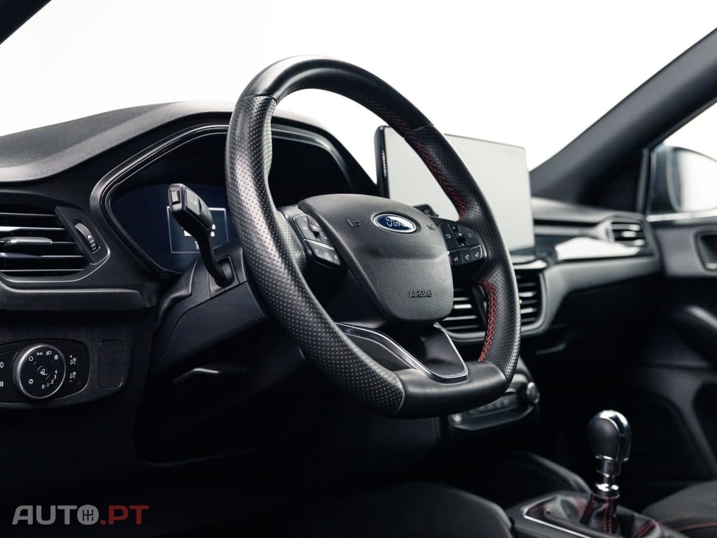 Ford Focus 1.0 EcoBoost MHEV ST-Line