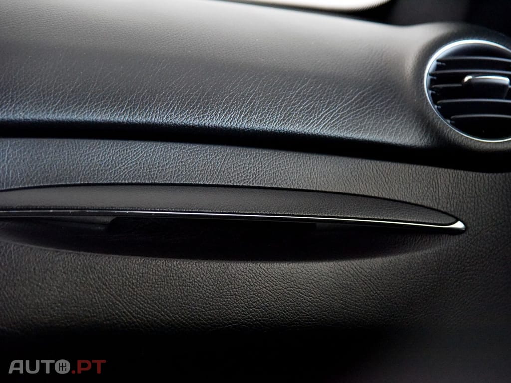 Mercedes-Benz CLK 220 CDI AVANTGARDE AUTO.