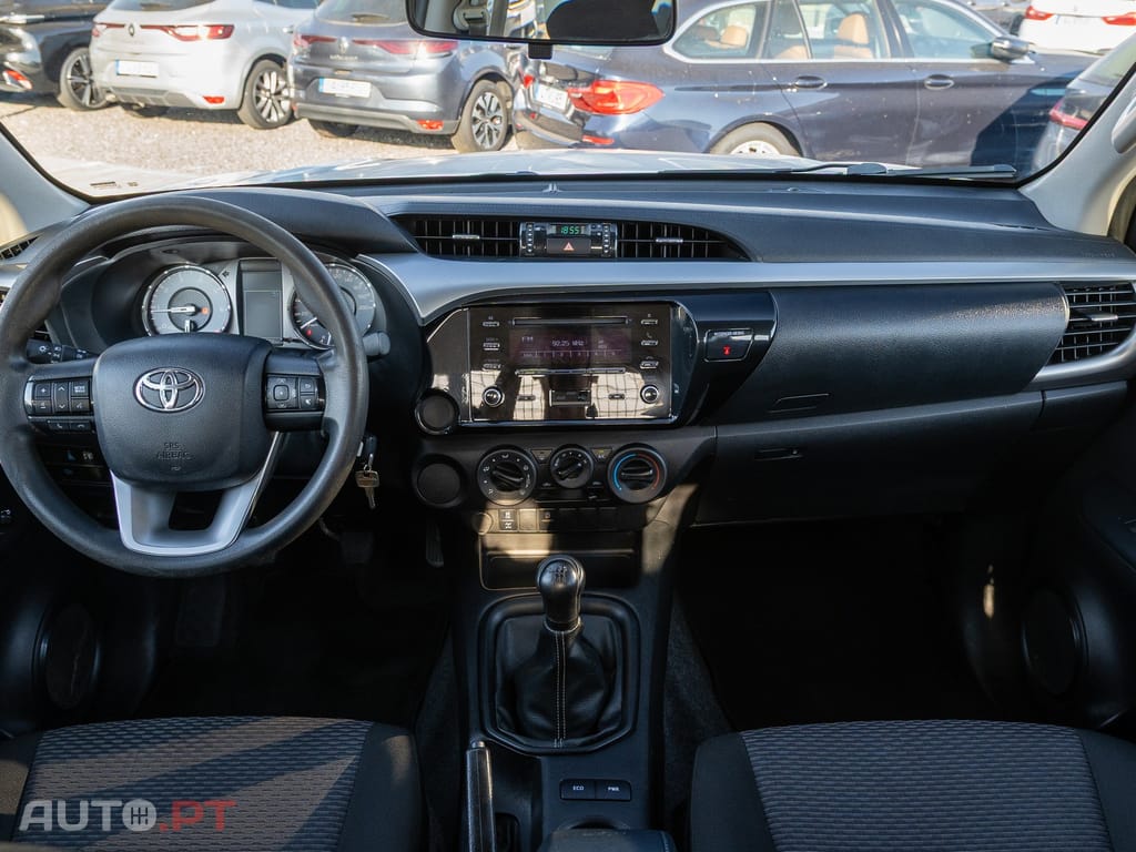 Toyota Hilux 2.4 D-4D 2WD CD CM