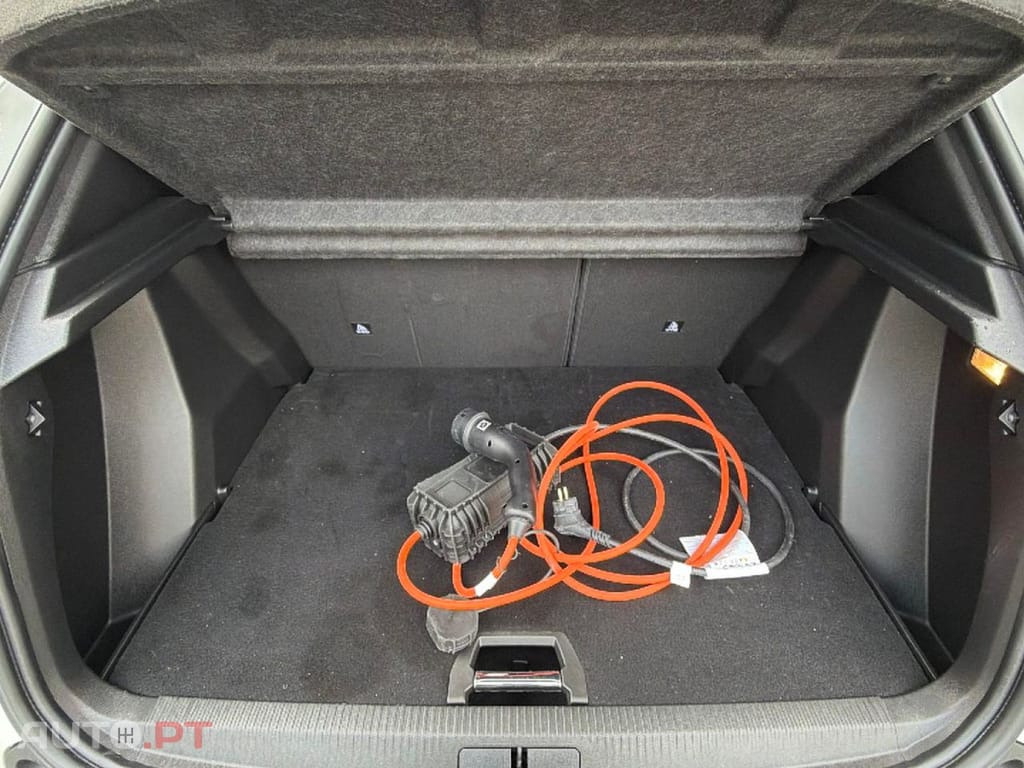 Peugeot E-2008 Allure