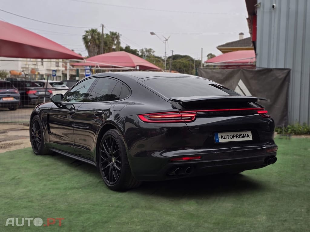 Porsche Panamera 4 E-Hybrid