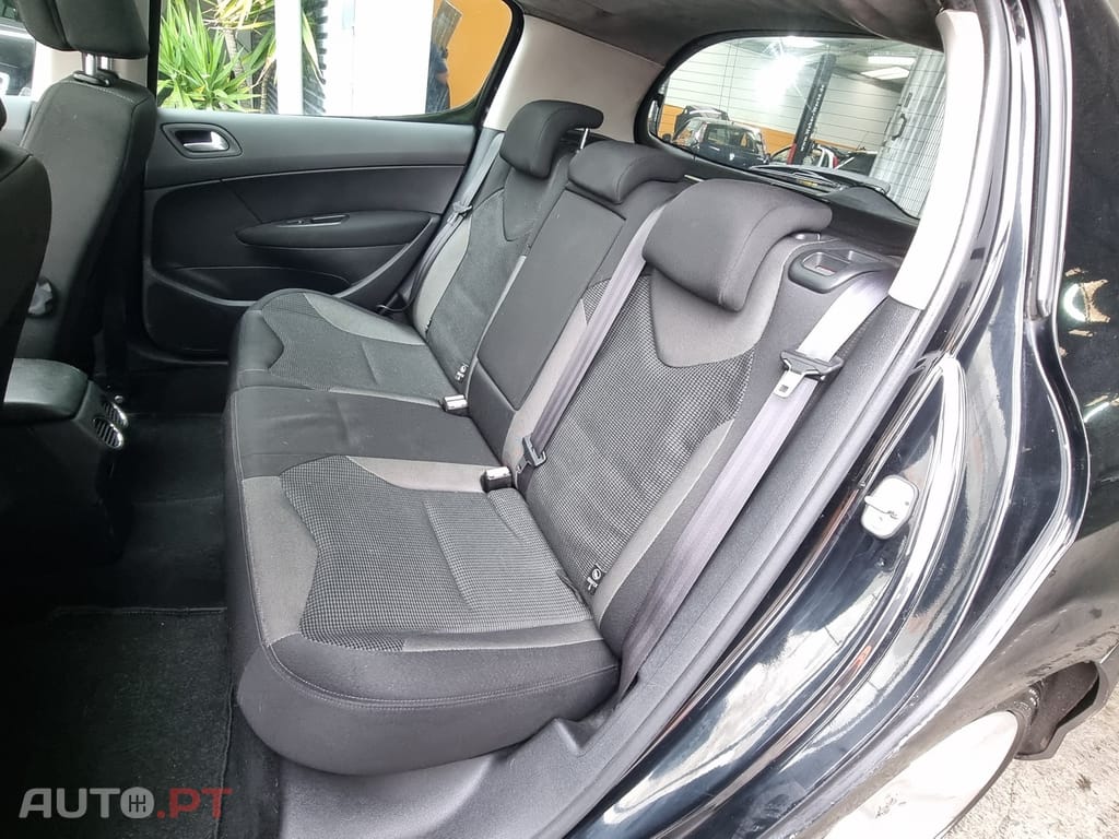 Peugeot 308 1.6 HDi Executive CVM6