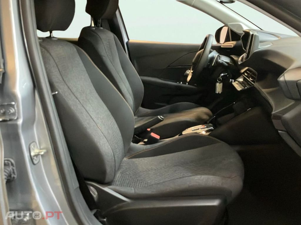 Peugeot 208 1.2 Hybrid Allure e-DCS6