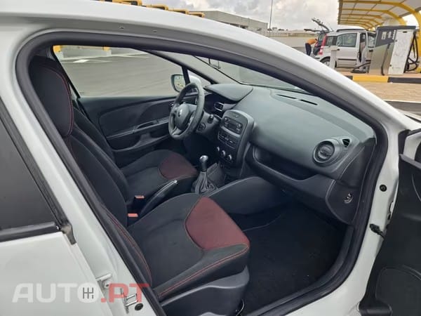 Renault Clio 1.2 75 HP 5 portas Live