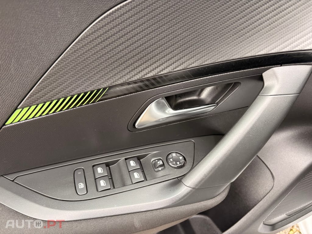 Peugeot 2008 1.2 PureTech Active Pack