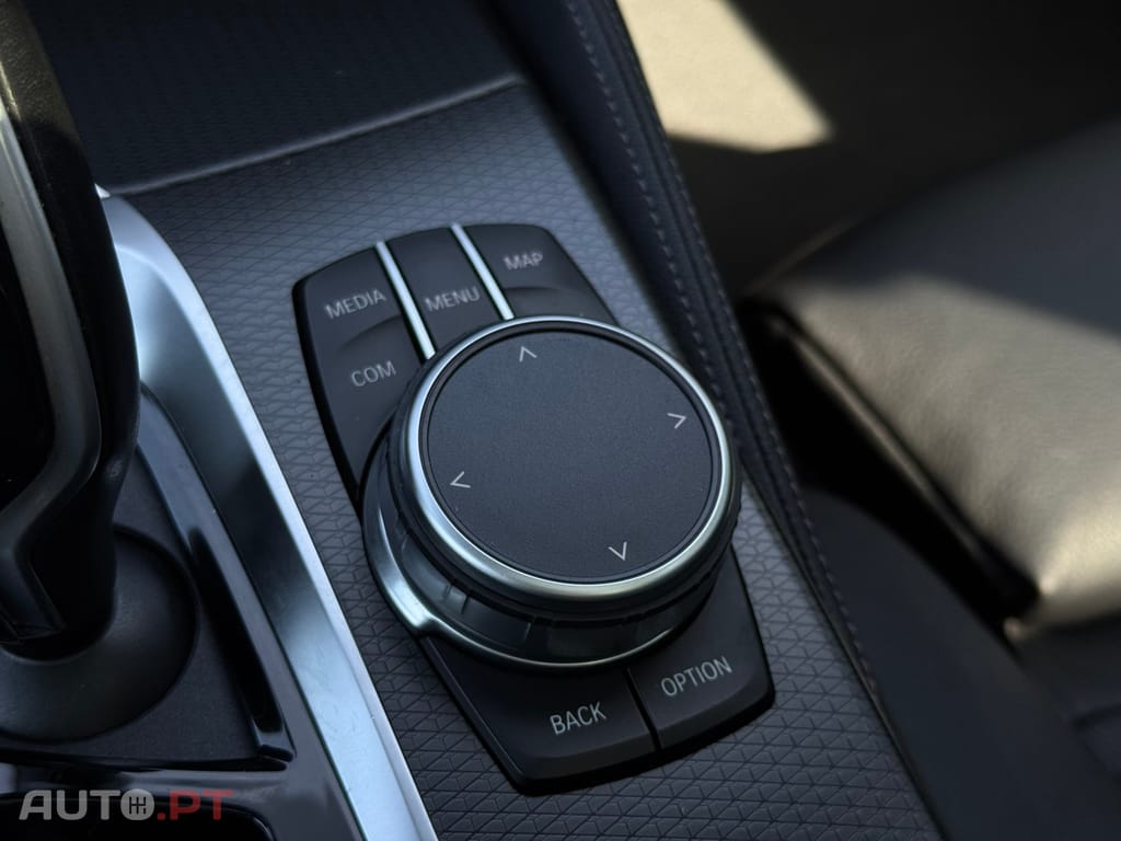 BMW 530 e Pack Desportivo M