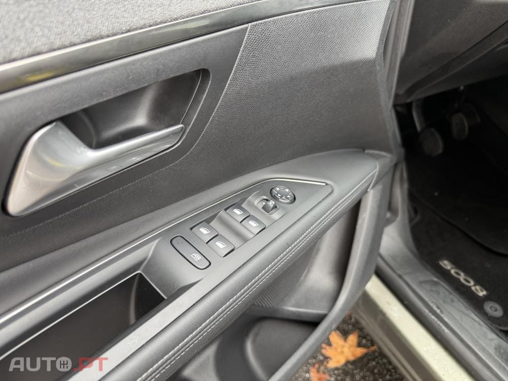 Peugeot 5008 1.2 PureTech Allure Pack