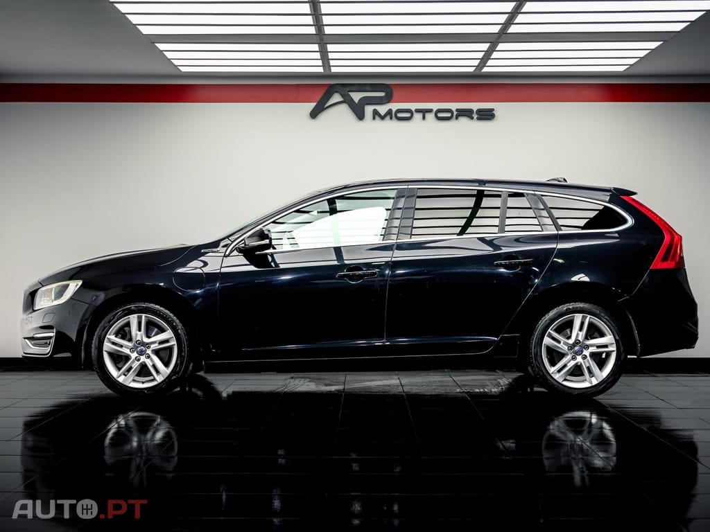 Volvo V60 2.4 D6 Momentum AWD Phev