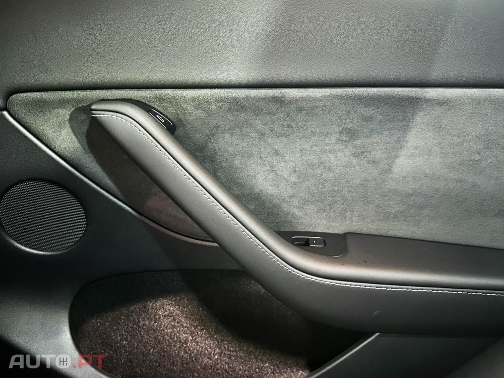 Tesla Model Y Long Range Dual Motor AWD