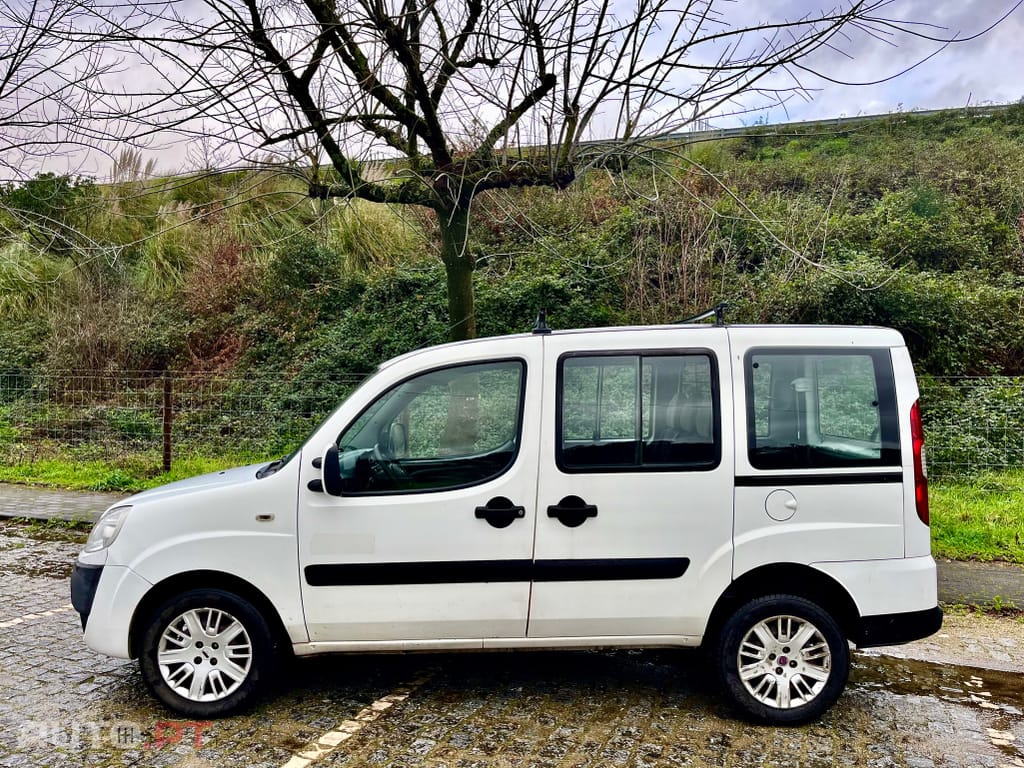 Fiat Doblo 5 Lugares