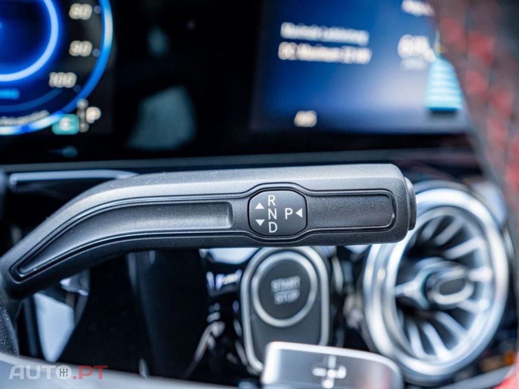 Mercedes-Benz EQA I.V.A DEDUTIVEL 350 4M AMG-Sport 