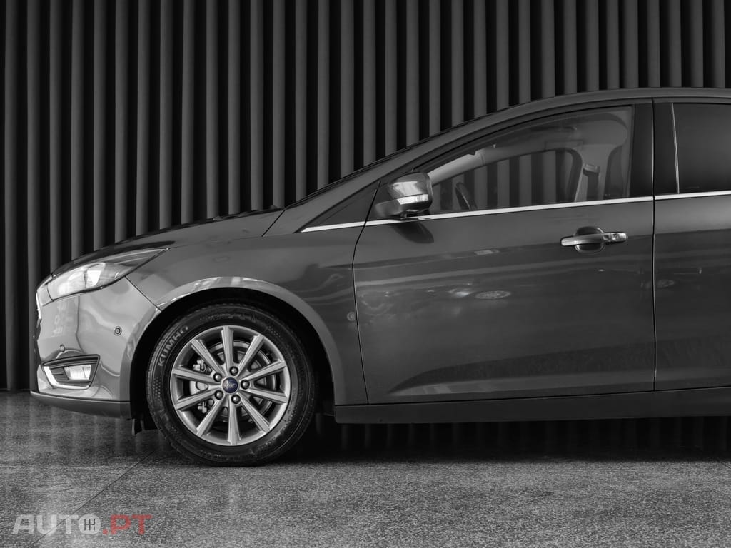 Ford Focus 1.0 EcoBoost S&S TITANIUM