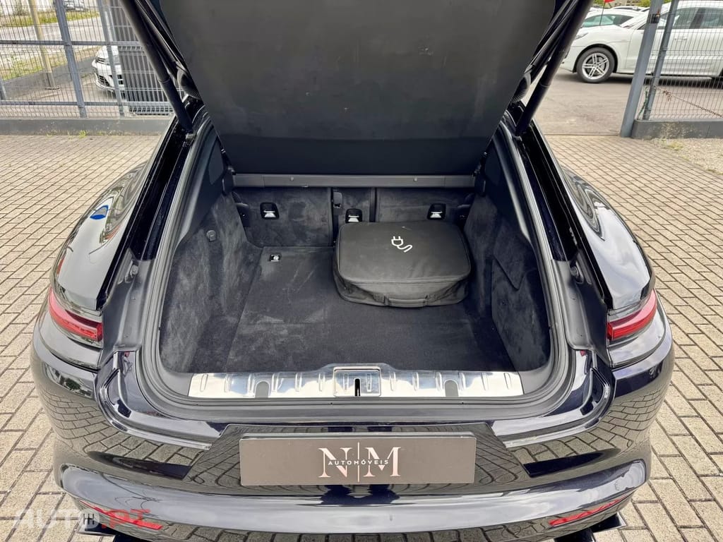 Porsche Panamera 4 E-Hybrid
