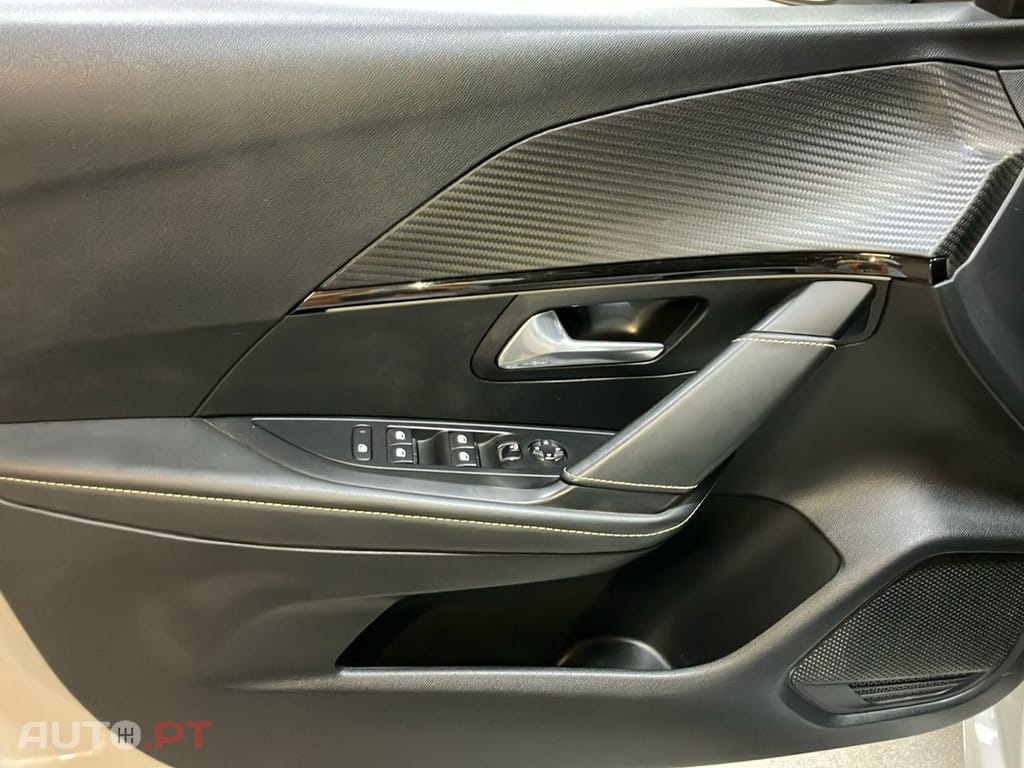 Peugeot E-208 50 KWh GT