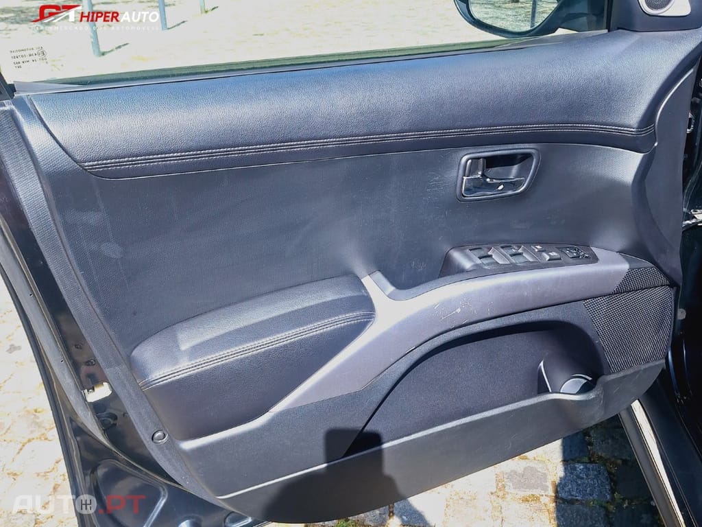 Mitsubishi Outlander 2.2 DI-D Instyle Navi