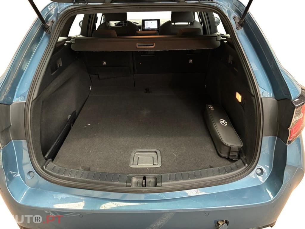 Toyota Corolla Touring Sports 2.0 Hybrid MY22 Dynamic Business