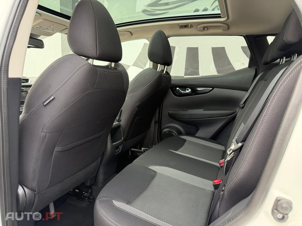 Nissan Qashqai 1.3 DIG-T N-Connecta DCT