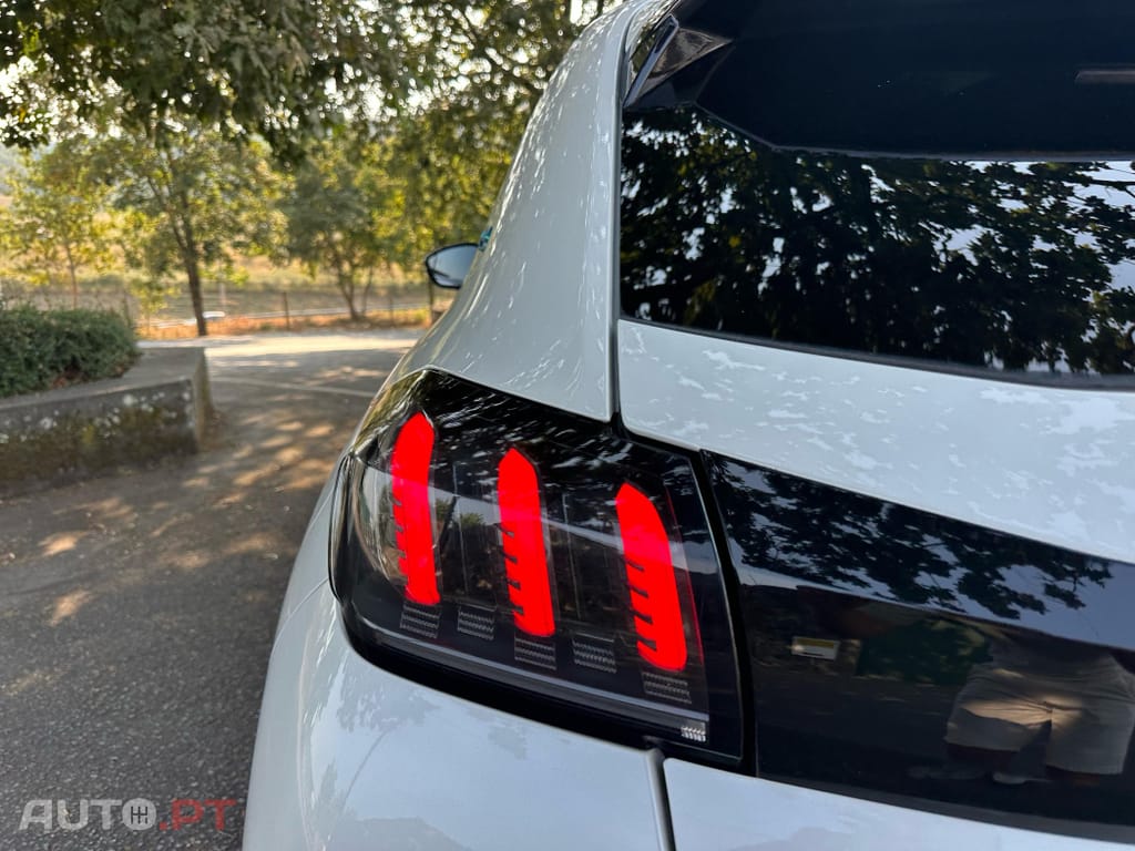 Peugeot E-208 50 kWh GT Pack