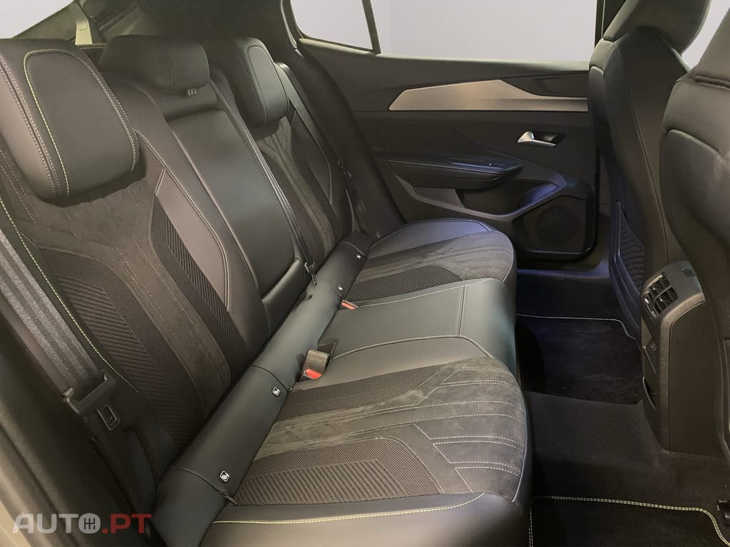 Peugeot 408 1.6 Hybrid GT e-DCS7