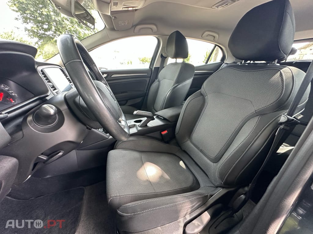 Renault Mégane 1.5 Blue dCi Intens EDC