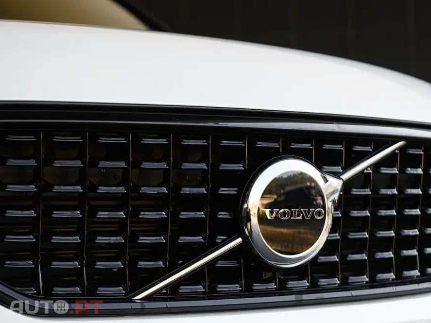 Volvo XC40 1.5 T2 Plus Dark Auto