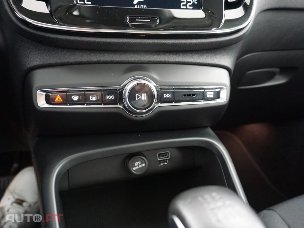 Volvo XC40 1.5 T2 Momentum Plus