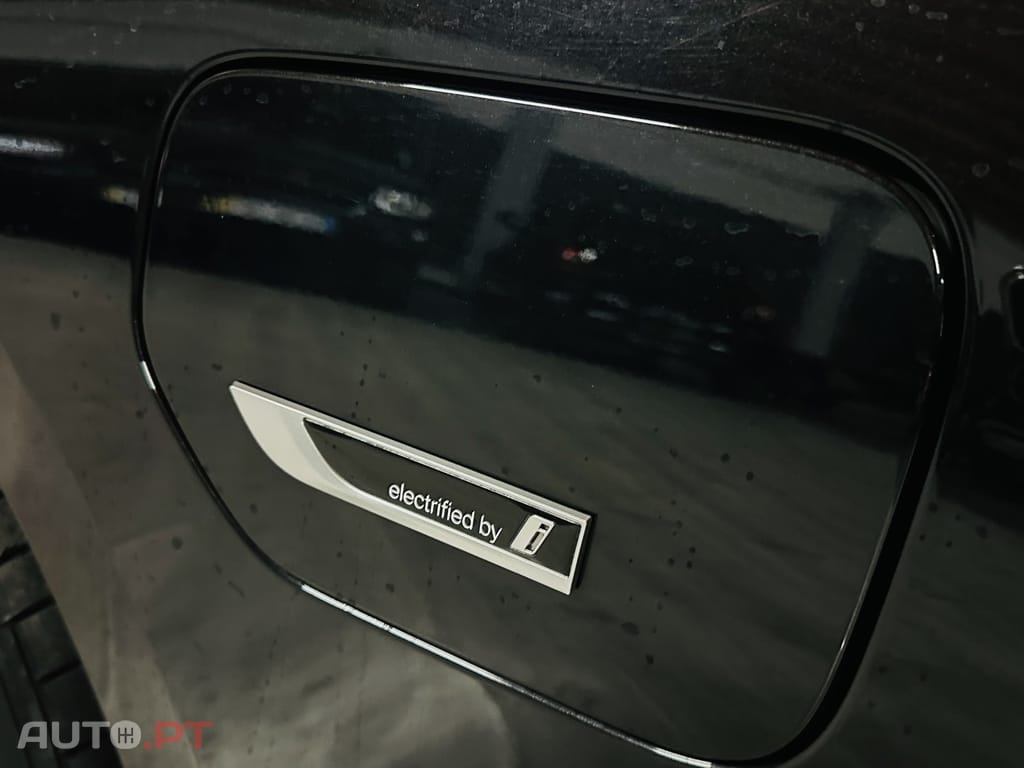 BMW 320 e Touring Corporate Edition Auto