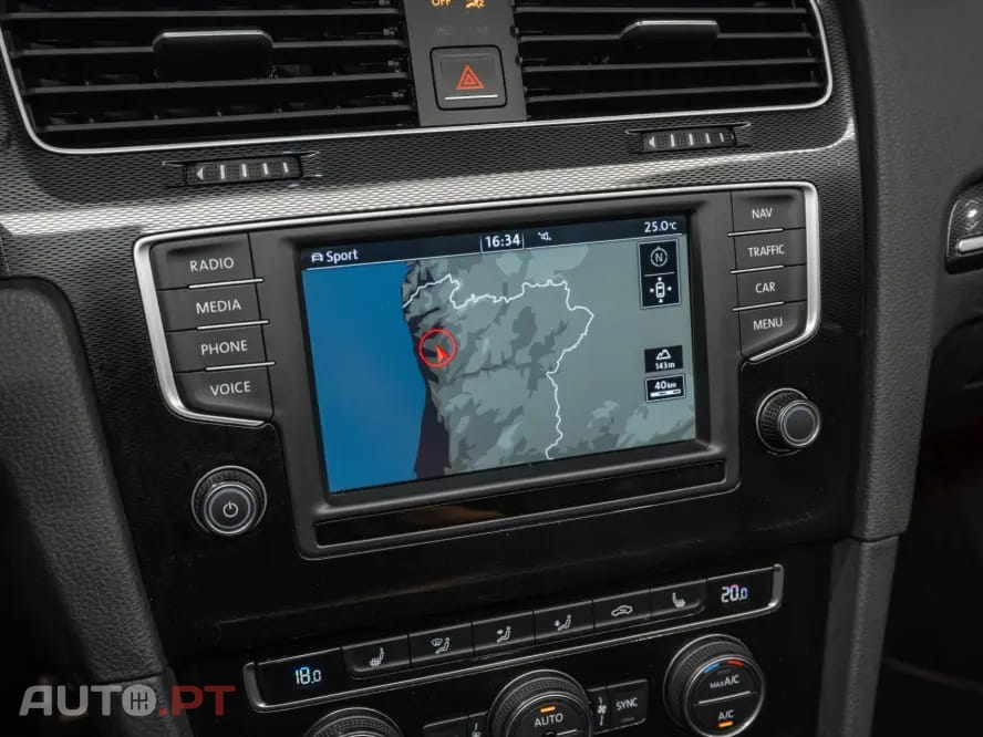 Volkswagen Golf GTI Performance BlueMotion DSG