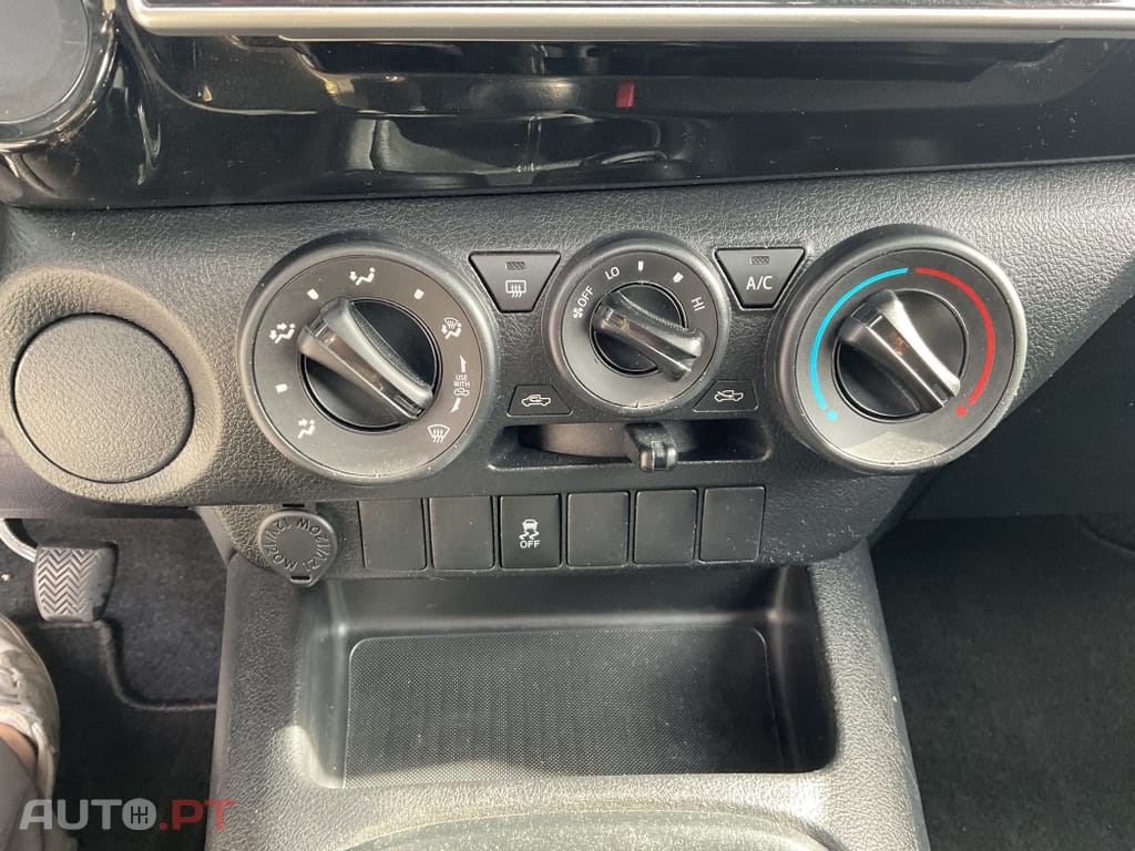 Toyota Hilux 2.4 D-4D 2WD CE