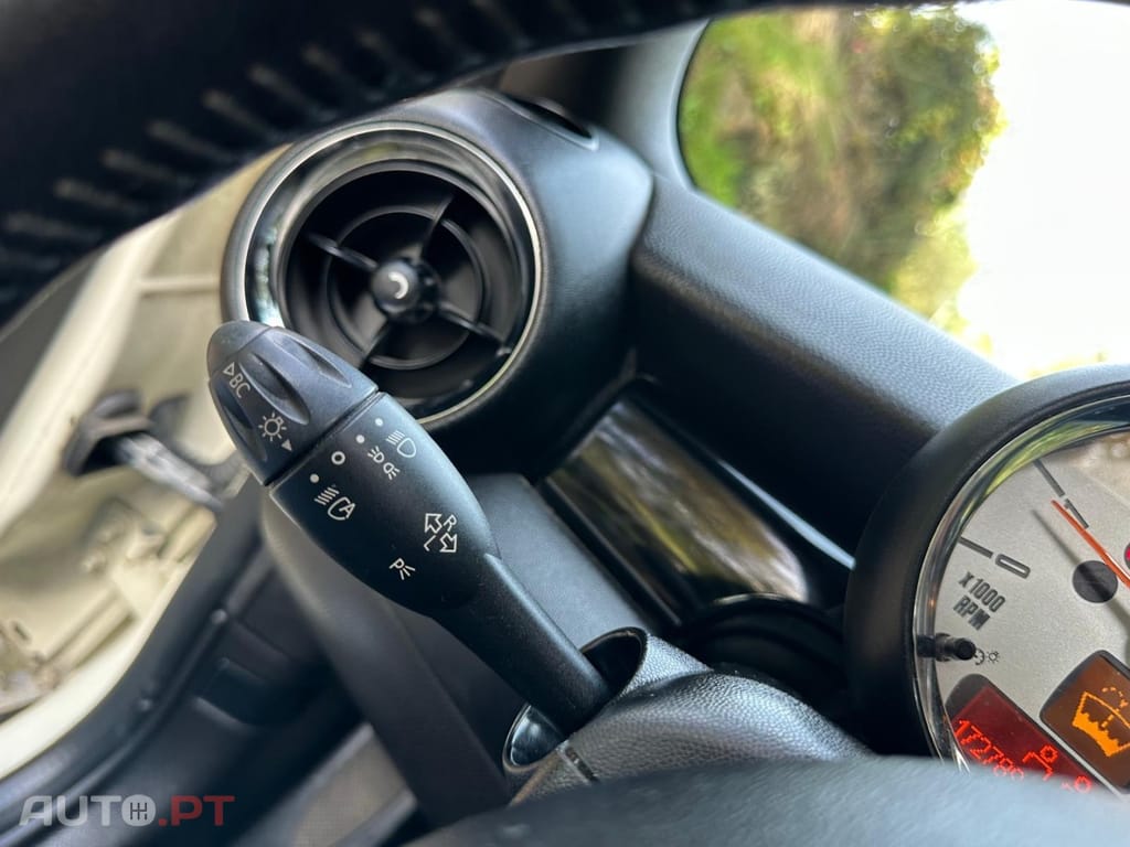 MINI Cooper Cooper D